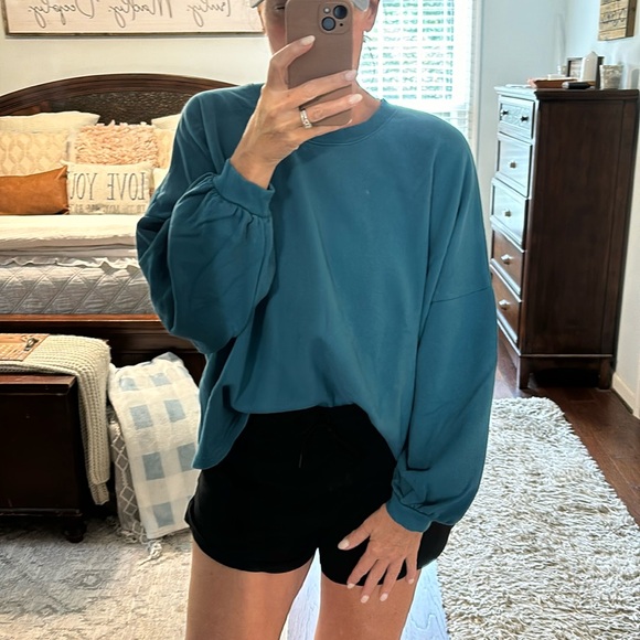 Time and Tru Teal Balloon Sleeved Sweatshirt Size L - Picture 3 of 10